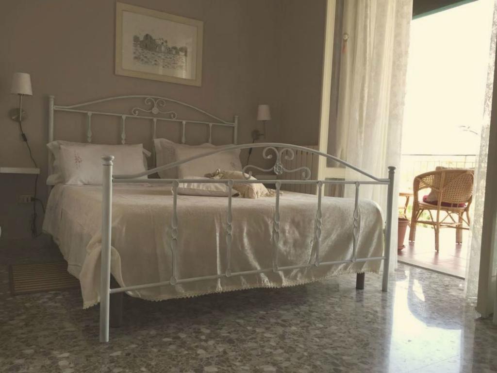 La Fonte Bed and Breakfast Syracuse Kamer foto